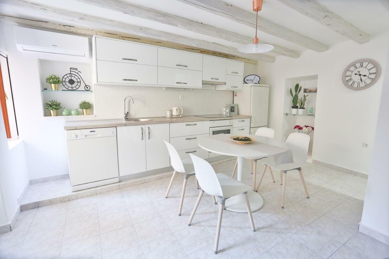 Apartman Dioniz Σπλιτ Εξωτερικό φωτογραφία